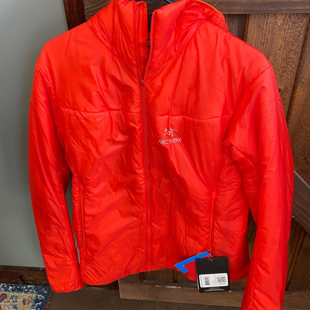 Brand new Arcteryx jacket. Too big for me. Only reason I’m selling.